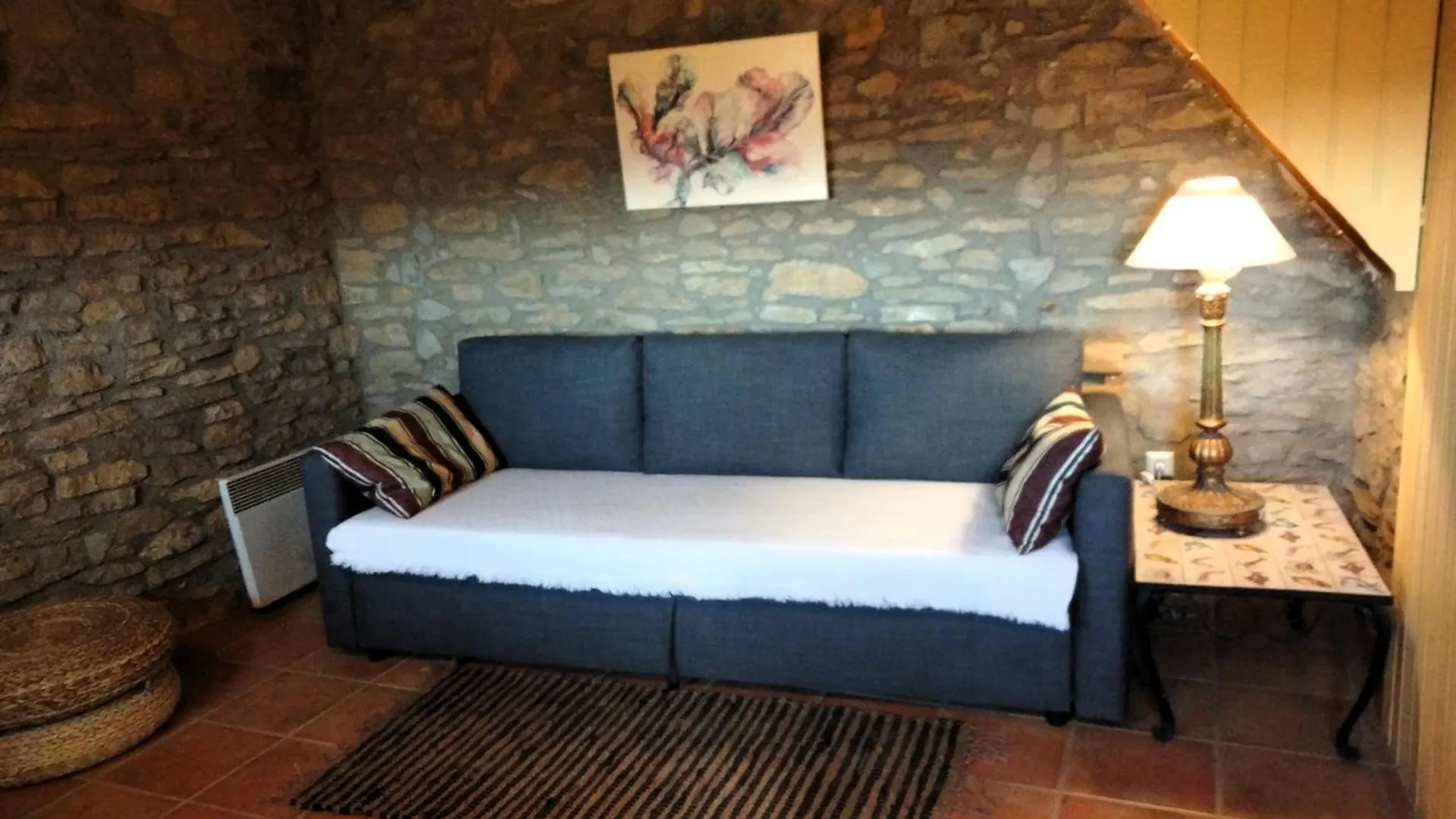Camping Hotel Casa de Piedra frente al Congost de Mont-Rebei Castissent