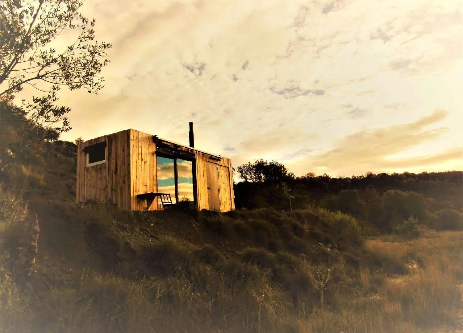 Camping Hotel Casa de Piedra frente al Congost de Mont-Rebei Castissent España